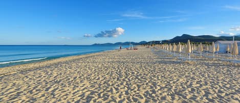 Private beach, white sand, beach bar
