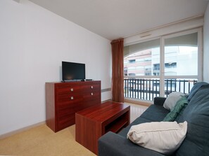 TV - Charming Apart for 4 Near the Sea (Agde)