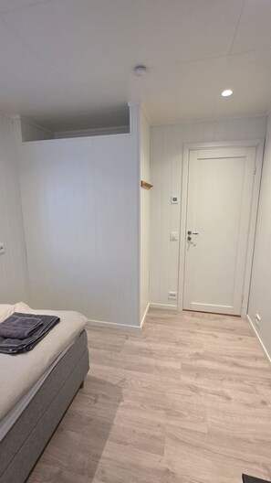 Uklassifisert bilde, 2 av 48, knapp