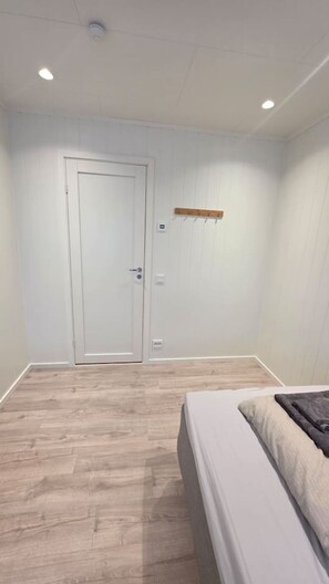Desk, WiFi, bed sheets - Arctic Nine - Sentralt hus på øya (Tromsø)