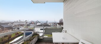 Quiet 2-room apartment for 4 guests with balcony