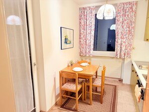 Dining - Quiet 2-room apartment for 4 guests with balcony (Dornbirn)