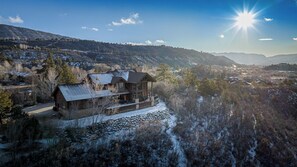 Exterior - Log Cabin with Amazing deck & views - 3 miles to downtown DGO - Hot Tub/AC (Durango)