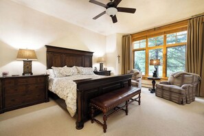 5 bedrooms, free WiFi, bed sheets - New Listing! Premier Arrowhead Cabin | Private Pond | Fire Pit + Pool Table (Edwards)