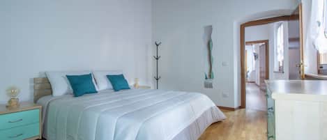 2 bedrooms, iron/ironing board