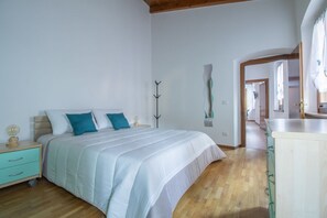 Iron/ironing board - GuestHost - Cozy and practical 62 square meters apartment, perfect for four people, located on the second floor of a renovated period building (NO elevator).The property is located in the center of Negrar di Valpolicella, a hilltop town in the province o (Negrar di Valpolicella)