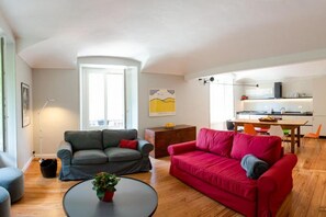 Smart TV - Comfort For Groups & Families in city center (Torino)