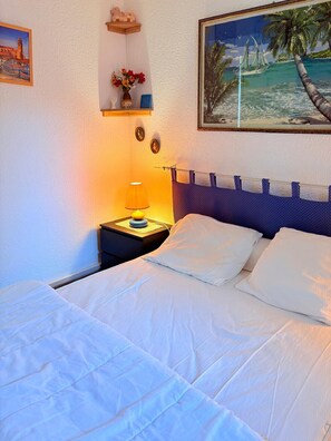 2 bedrooms, iron/ironing board - House a stone's throw from the beaches of St Cyprien (Saint-Cyprien)