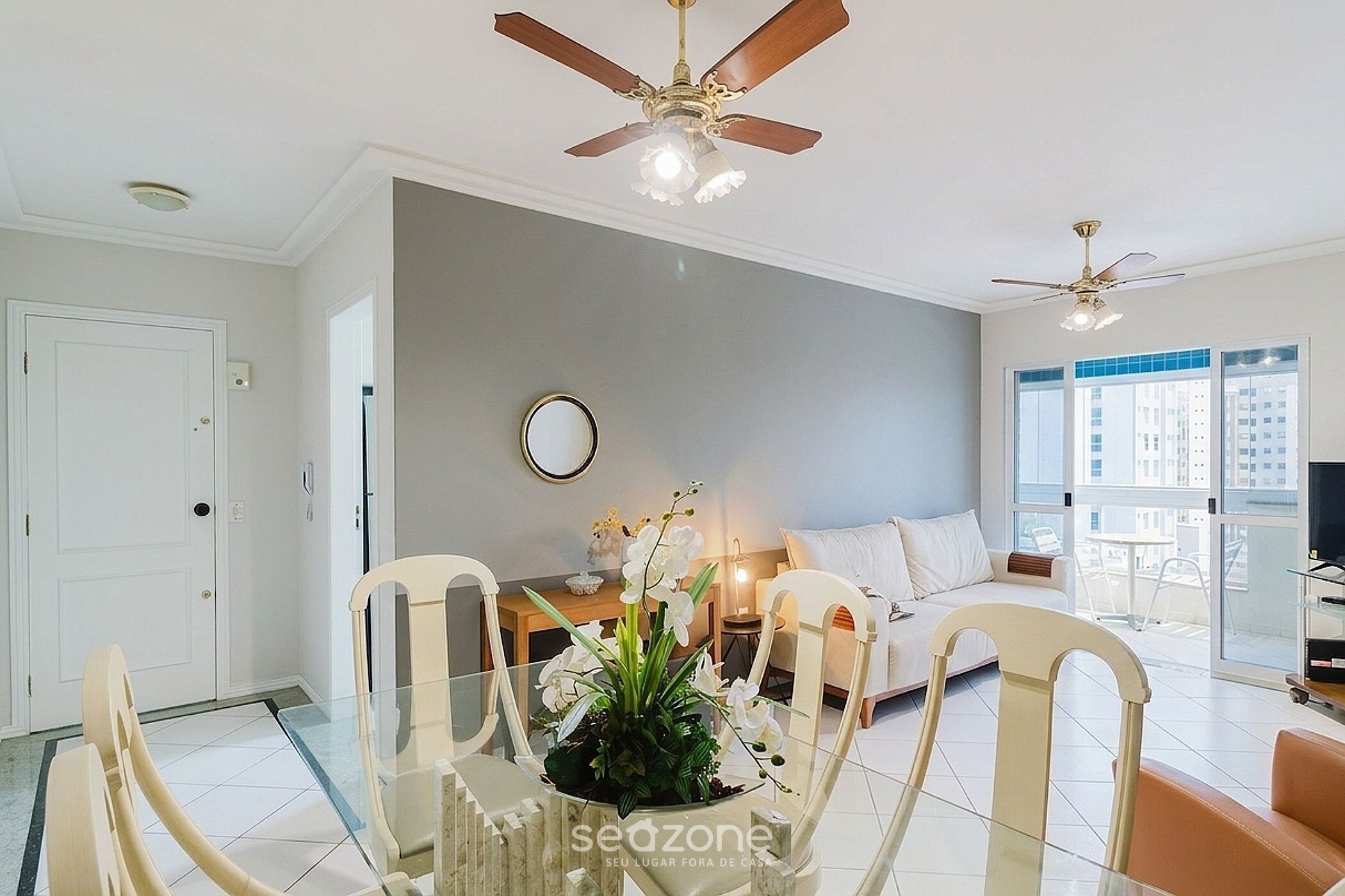 Basic Apartment | Living area