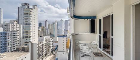 베이직 아파트 | 야외 식당