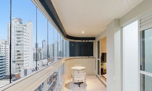 Basic Apartment | Dining - 3-bedroom Apt Only 300m From the Beach Ejs0803 (Balneário Camboriú)