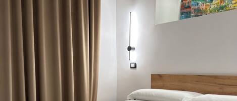 5 عدّة غرف نوم وواي فاي وملاءات أسرّة