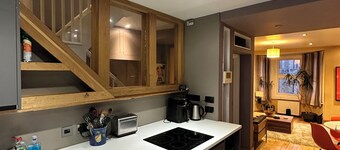 Gorgeous 4BR Oxford Apartment with Church and City Views