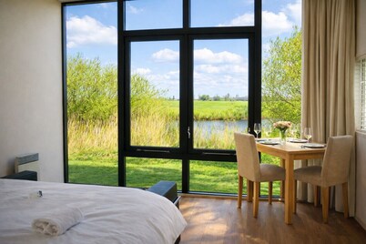 Tiny House Cabin aan Elfstedenwater bij Leeuwarden
