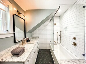 Ev (4 Bedrooms) | İç mekân