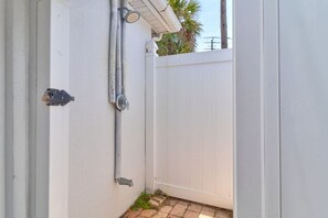 House (3 Bedrooms) | Interior - 3 Bedroom 2 Bath Pet Friendly Ocean View 4 Houses From Beach (Ormond Beach)