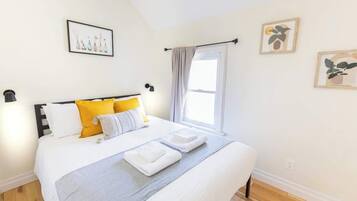 Desk, iron/ironing board, travel cot, WiFi