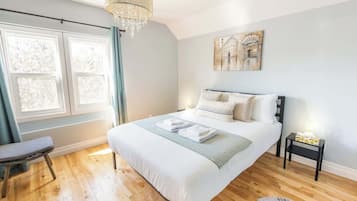 Bureau, fer et planche Ă repasser, lit parapluie, Wi-Fi