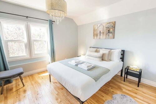 5 min to Agawa Train | Cozy Oasis w/Firepit & Deck