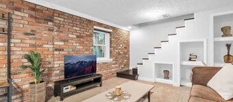 2 min to AUD | Private Getaway w/ Firepit