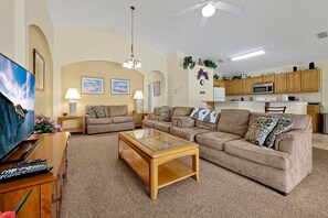 Interior - 234 Kildrummy DR. Davenport, 4bed (Davenport)