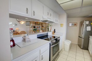 Interior - 235 El Matador (Fort Walton Beach)