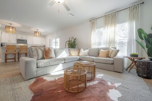 Interior - 2405 E 19th Ave (Tampa)