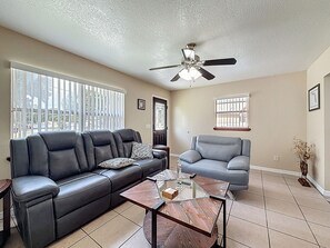 Interior - 2737 Bel Aire Circle (Tampa)