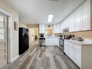 Interior - 2737 Bel Aire Circle (Tampa)