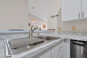 Apartment (3 Bedrooms) | Interior - 2722 Club Cortile Unit B 3bed (Kissimmee)