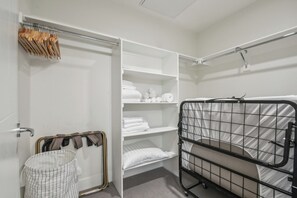 Interior - 2880: Sleek & Chic Comforts at Espadin (Denver)