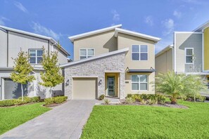 House (5 Bedrooms) | Front of property - 2758bd · Dazzling 5BR Villa in Storey Lake With Pool & Spa (Kissimmee)