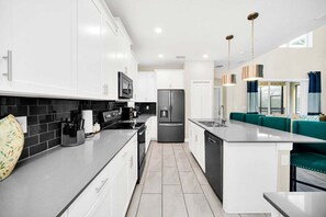 House (5 Bedrooms) | Interior - 2758bd · Dazzling 5BR Villa in Storey Lake With Pool & Spa (Kissimmee)