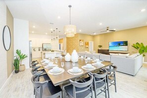 Interior - 2458rd · Brand New 12br Disney Mansion/pool/spa/game Room (Kissimmee)