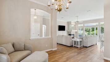 House (3 Bedrooms) | Interior