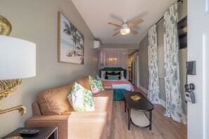 Interior - 2501 W North B St, Unit 8 (Tampa)