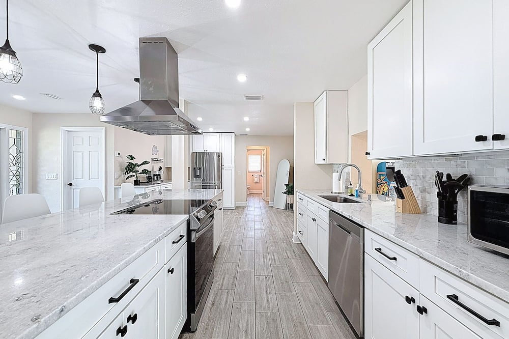 2631 Cedarglen Drive