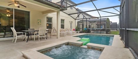 House (5 Bedrooms) | Interior
