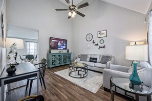 House (4 Bedrooms) | Interior - 29 Middleton Court, Cartersville (Cartersville)