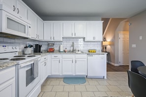 House (4 Bedrooms) | Interior - 29 Middleton Court, Cartersville (Cartersville)