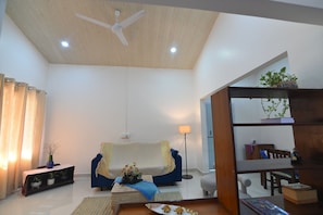 Living area - Rün Lirak, Lovely Home: Tremendous 2-bedroom house with AC in Guwahati (Guwahati)