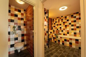 Bathroom - Boerenkamer bij Leeuwarden met bad natuur 11steden (Weidum)