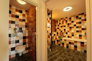 Bathroom - Boerenkamer bij Leeuwarden met bad natuur 11steden (Weidum)