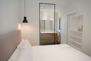 2 bedrooms, iron/ironing board, Internet, bed sheets - Modern apartment in Malasaña (Madrid)