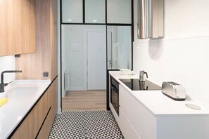 Private kitchen - Modern apartment in Malasaña (Madrid)