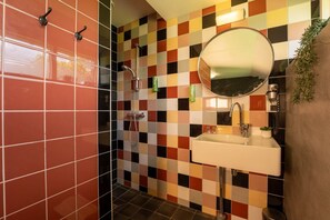 Hair dryer - Boerderijkamer bij Leeuwarden. Natuur en 11steden (Weidum)