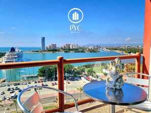 Outdoor dining - Deck12 Elite Escape - Casino On-Site Access (Puerto Vallarta)