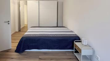 Bügeleisen/Bügelbrett, WLAN, Bettwäsche