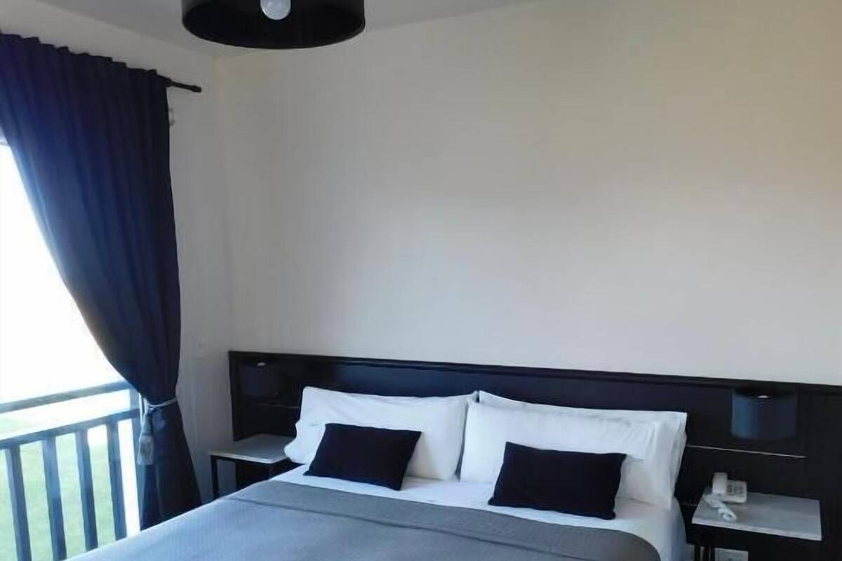 Executive Apartment, Hot Tub, Beach View | In-room safe, blackout curtains, free WiFi