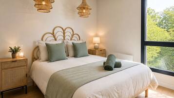 3 slaapkamers, een strijkplank/strijkijzer, gratis wifi, beddengoed